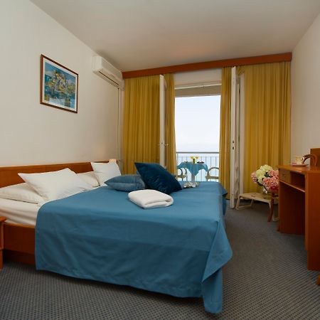 Hotel Faraon Търпан Екстериор снимка