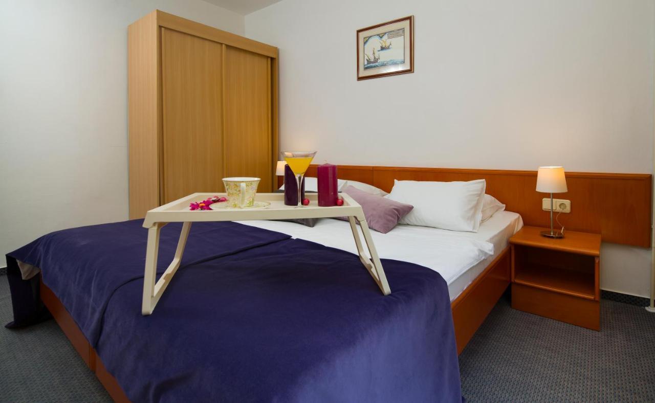 Hotel Faraon Търпан Екстериор снимка