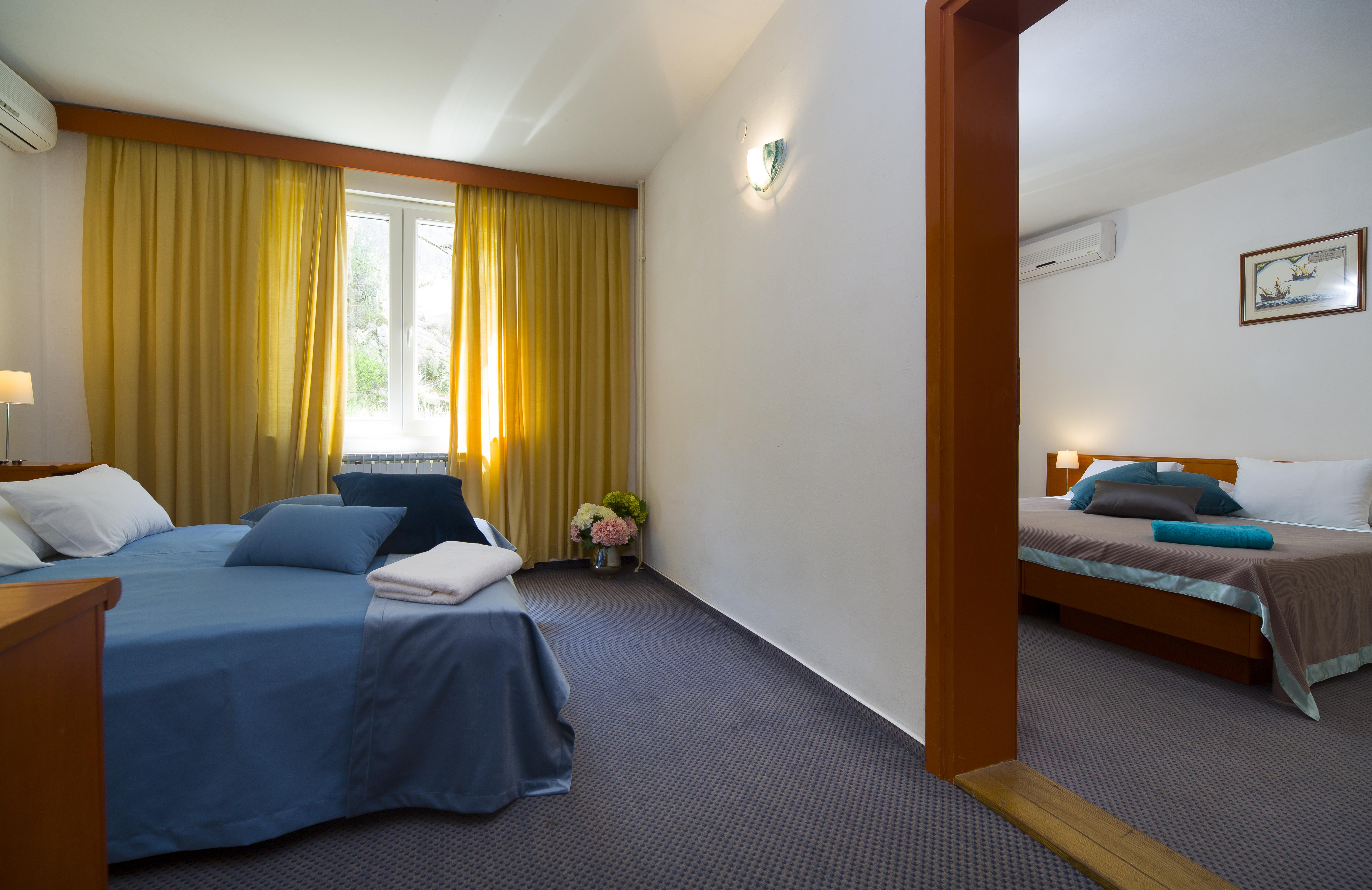 Hotel Faraon Търпан Екстериор снимка