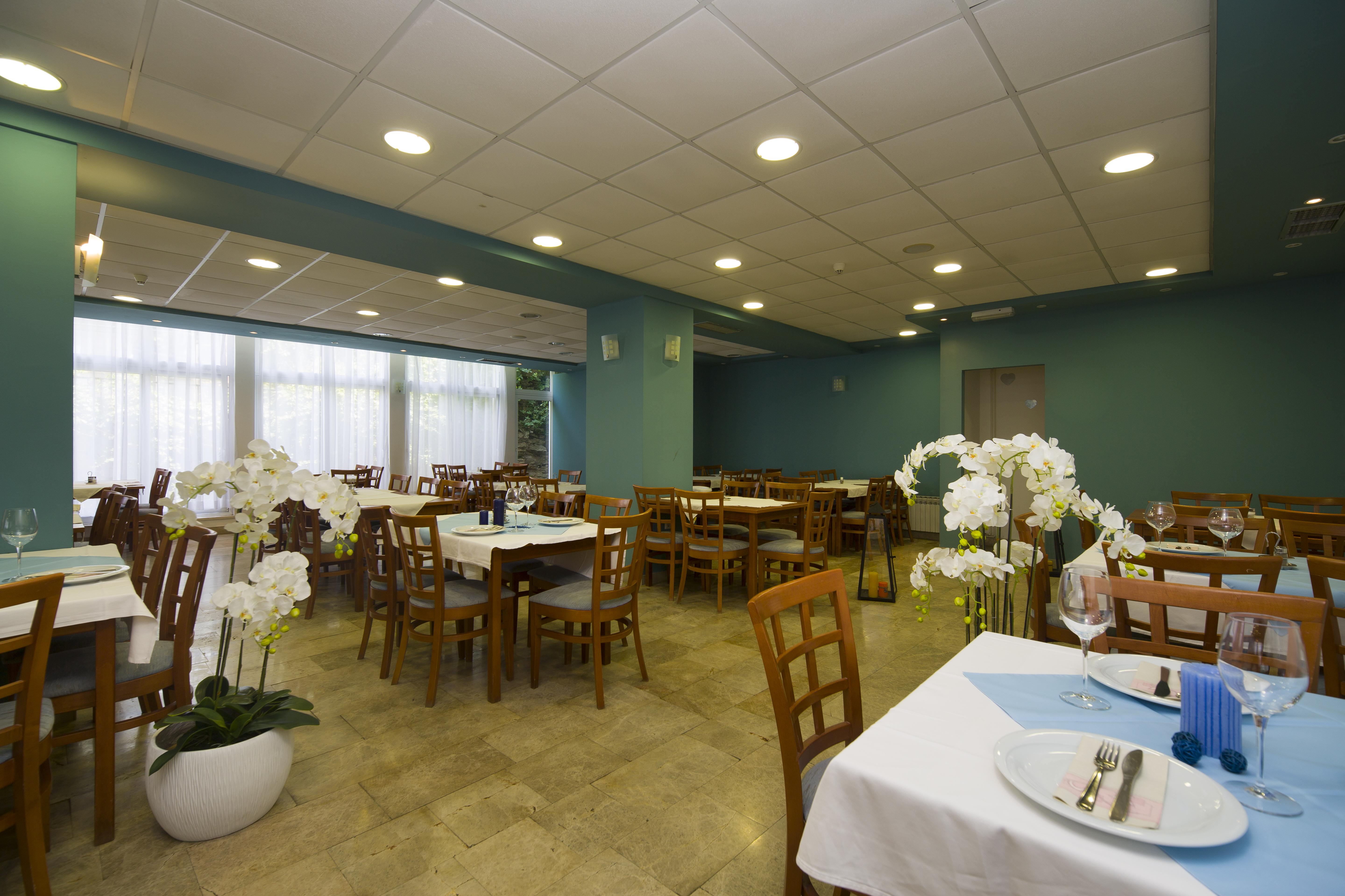 Hotel Faraon Търпан Екстериор снимка
