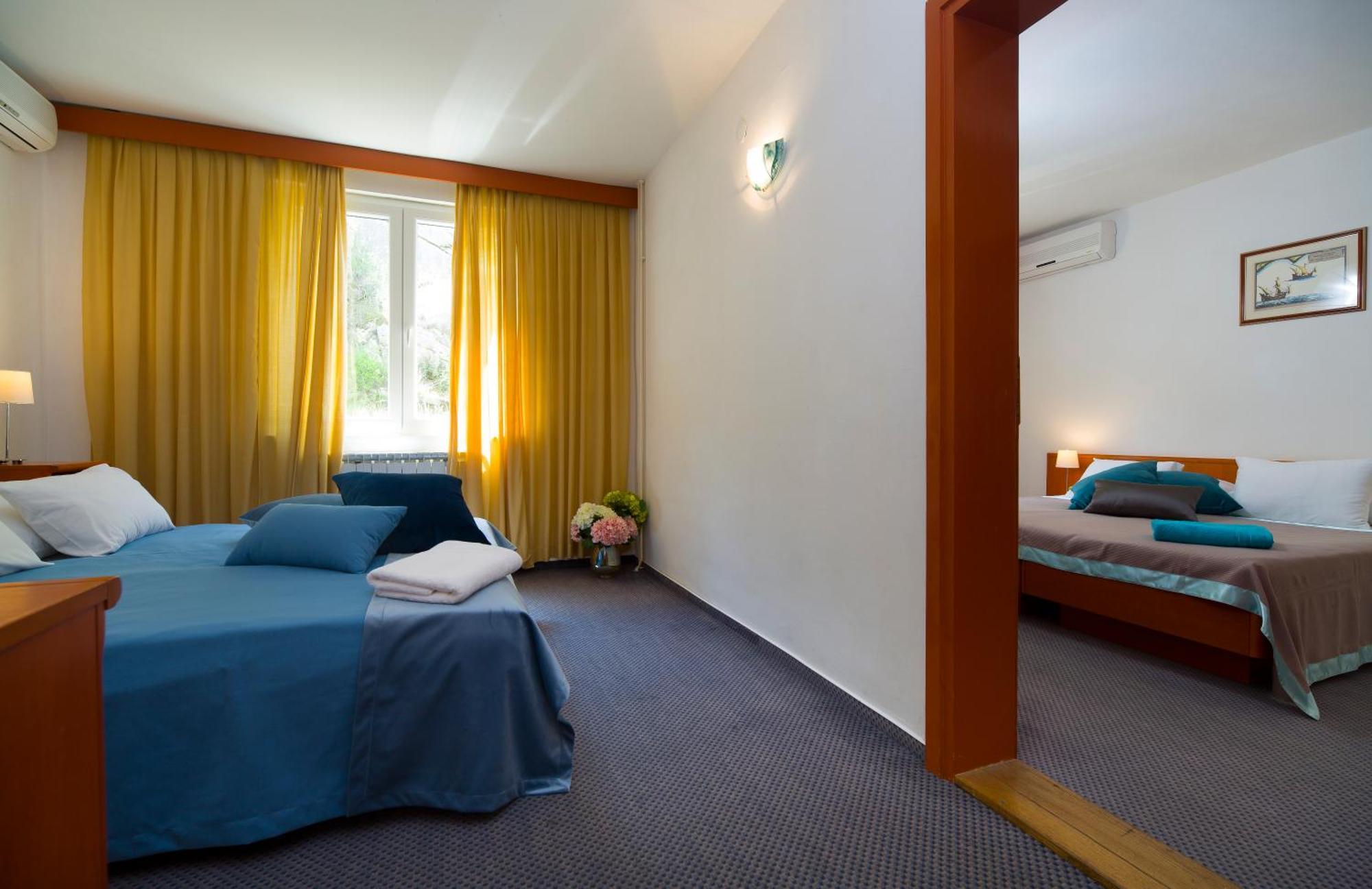 Hotel Faraon Търпан Екстериор снимка