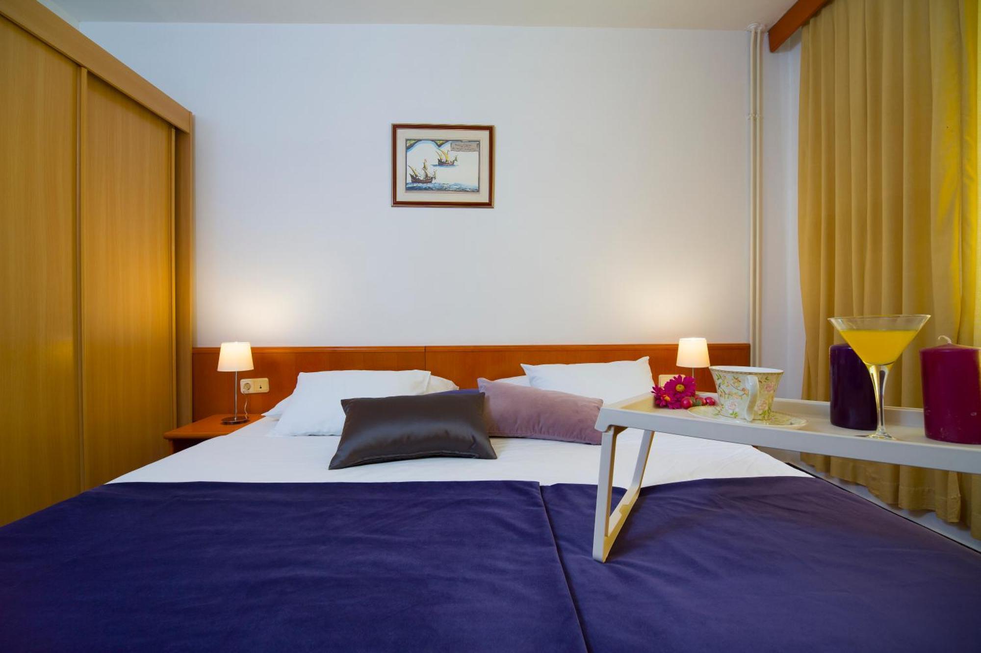 Hotel Faraon Търпан Екстериор снимка